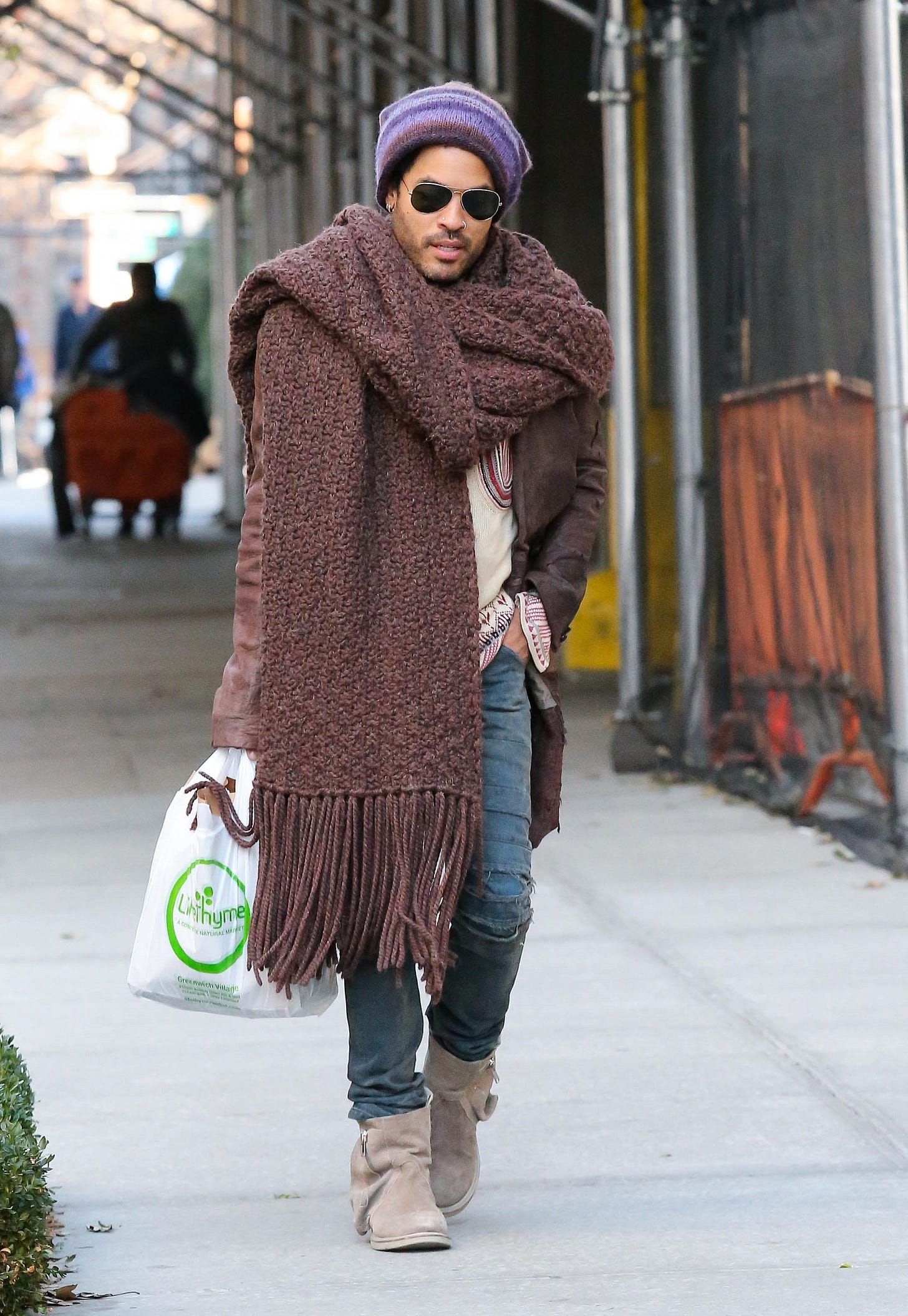 Lenny Kravitz Revives His Ginormous Blanket Scarf in His First TikTok |  Vogue