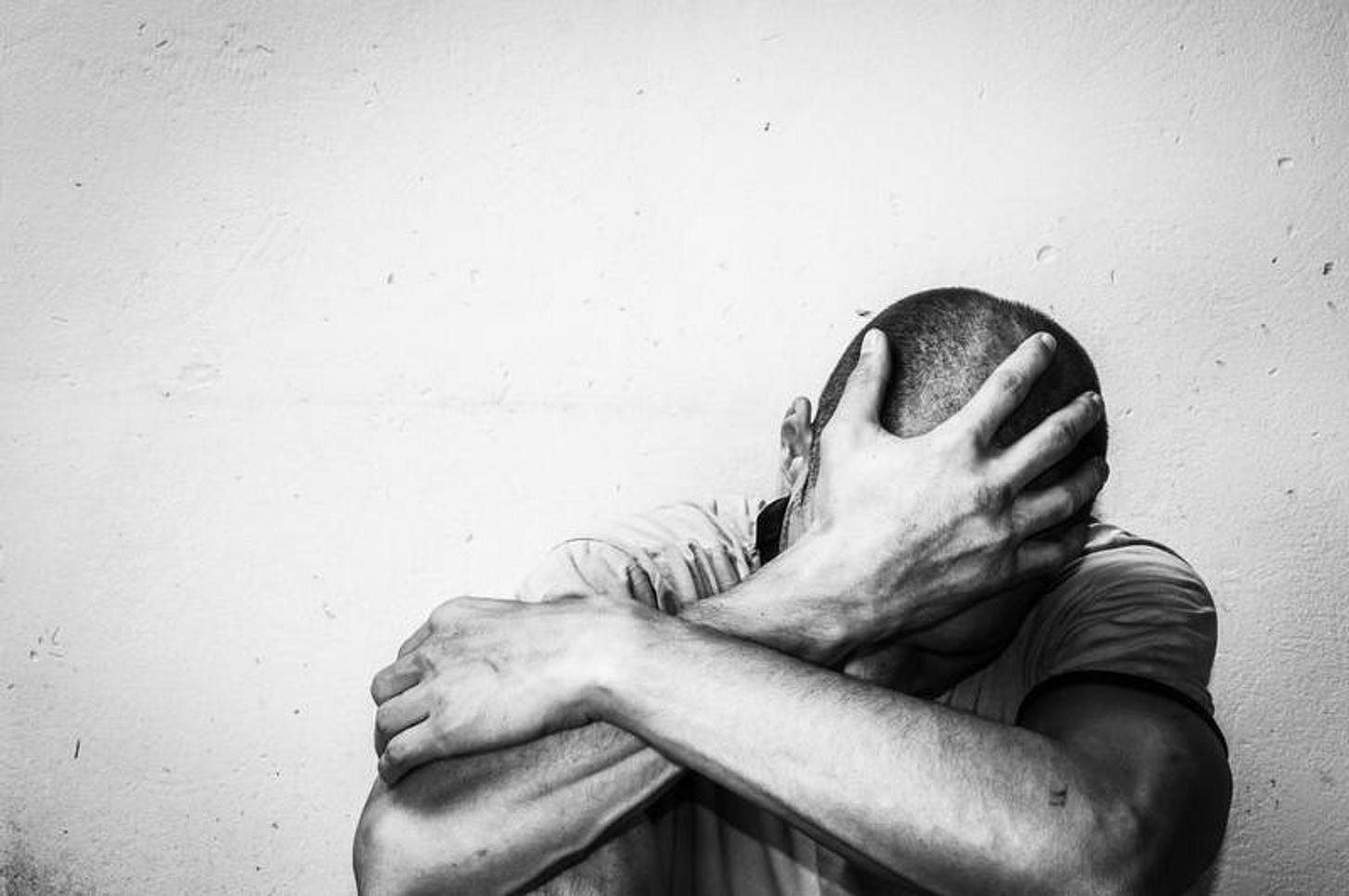 Suicidio Suicidio Suicidio se da más entre jóvenes de 25 a 34 años (Shutterstock)