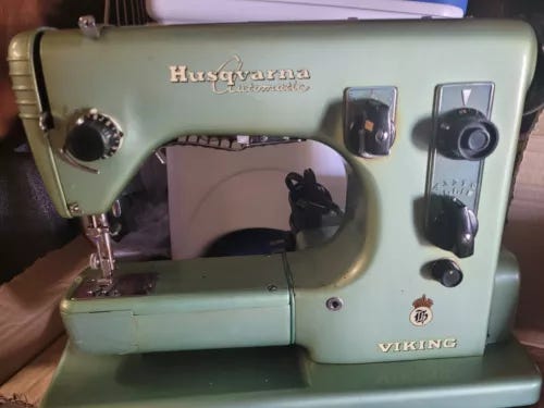 Vintage Husqvarna Viking 21a Sewing Machine Working LooksNew  705 15-1 - Picture 1 of 5