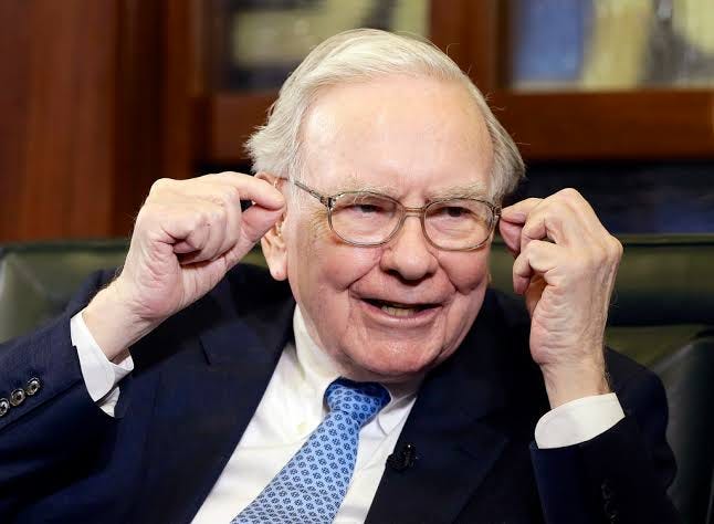 It Only Took Warren Buffett 3 Words to Give the Most Powerful Career Advice  You'll Hear Today - Thrive Global