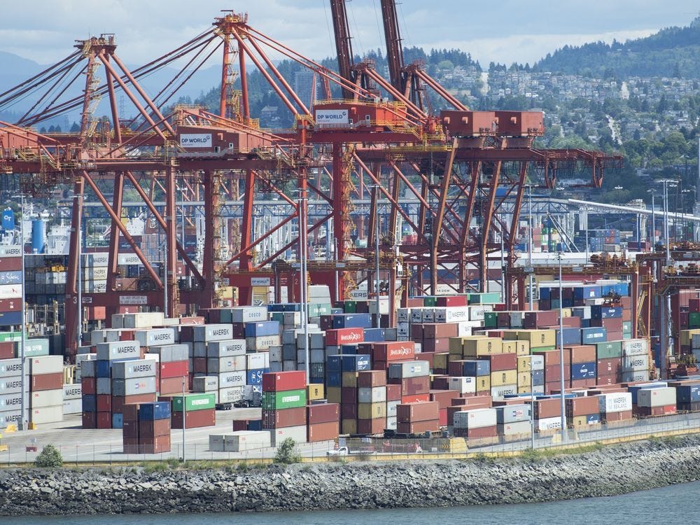 B.C. port cargo loaders approve strike, but talks continue | Vancouver Sun