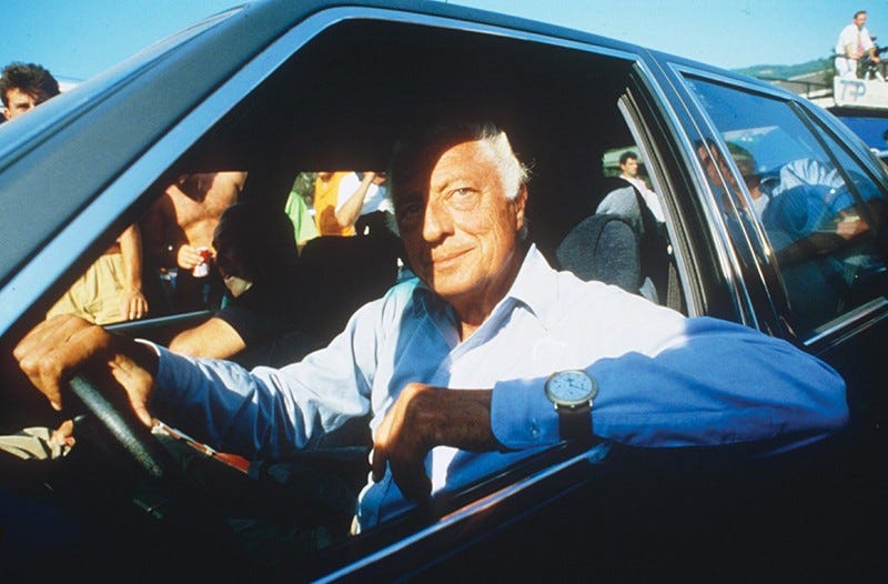 Gianni Agnelli, Wriswatch over his shirt cuff - Revolution