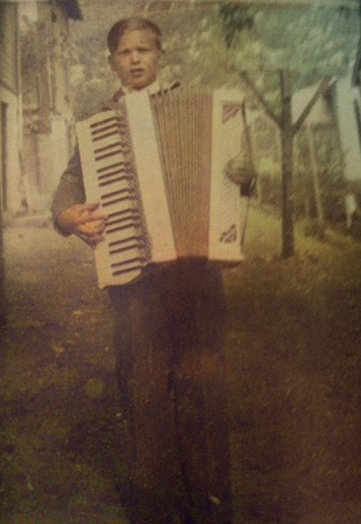 Torleiv Iversen playing accordion