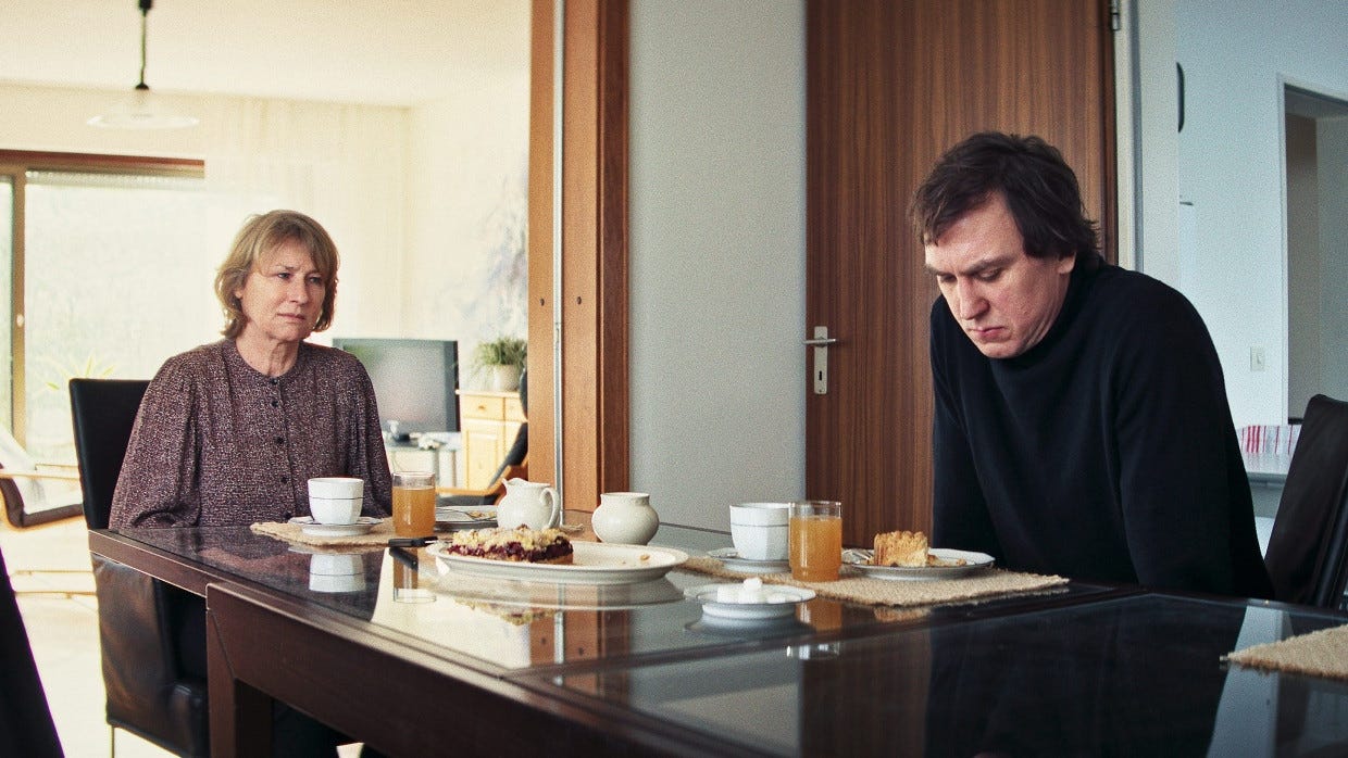 Corinna Harfouch und Lars Eidinger in Matthias Glasners Film „Sterben“.