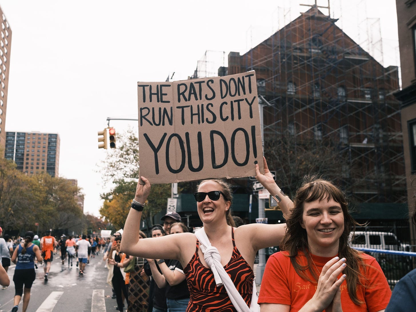32 of Our Favorite Signs From the NYC Marathon | SELF