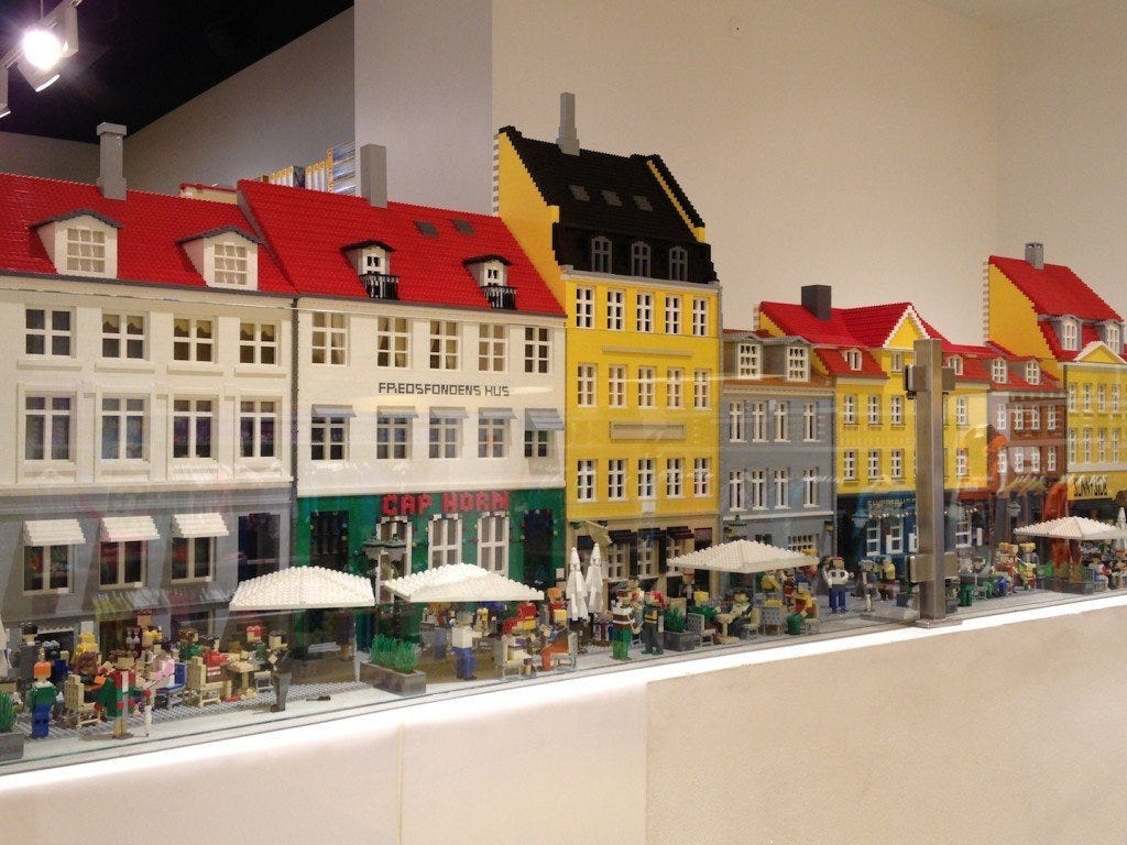 It's Nyhavn, but in Lego!