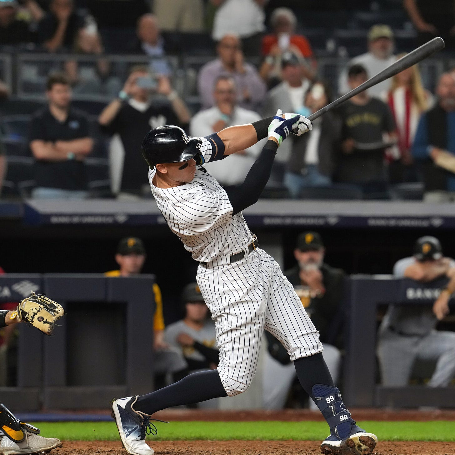 Yankees' Aaron Judge Hits 60th Home Run of Season - The New York Times