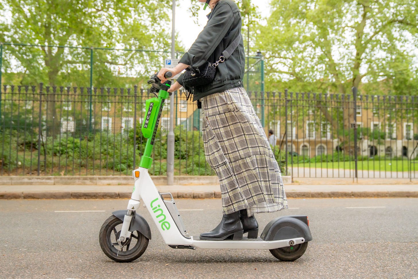 Rental e-scooter company Lime increases fleet in Salford as trip numbers  soar - Mancunian Matters