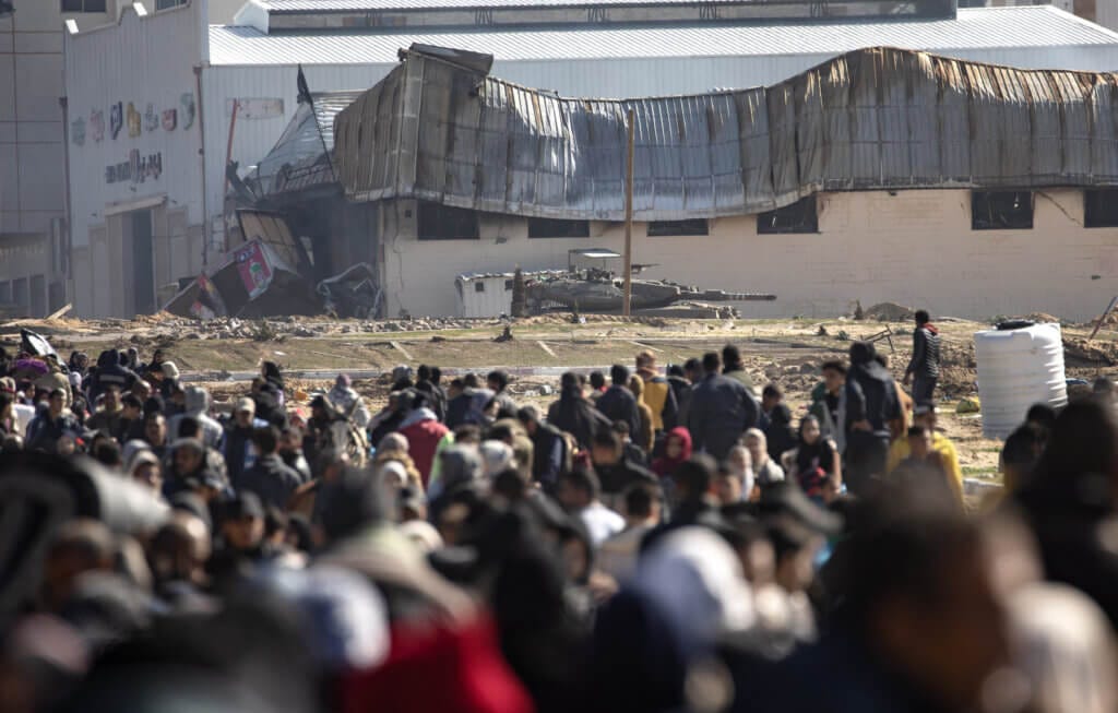 Displaced Palestinians on the move after the Israeli army ordered Khan Younis camp residents to leave for Rafah near the Egyptian border, south of the Gaza Strip, January 26, 2024. (Photo: © Haitham Imad/EFE via ZUMA Press APA Images)