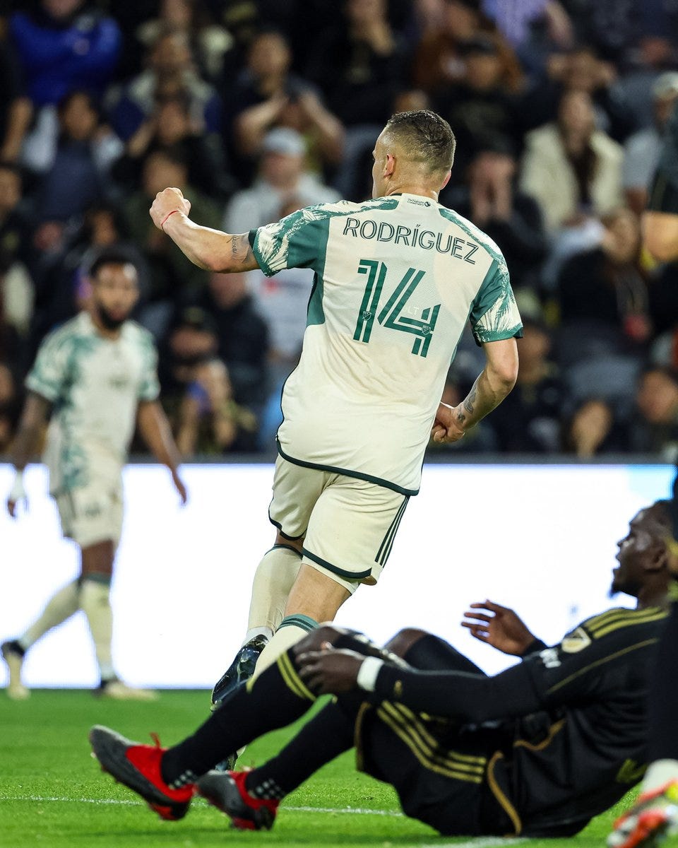 Rodríguez celebrates his goal