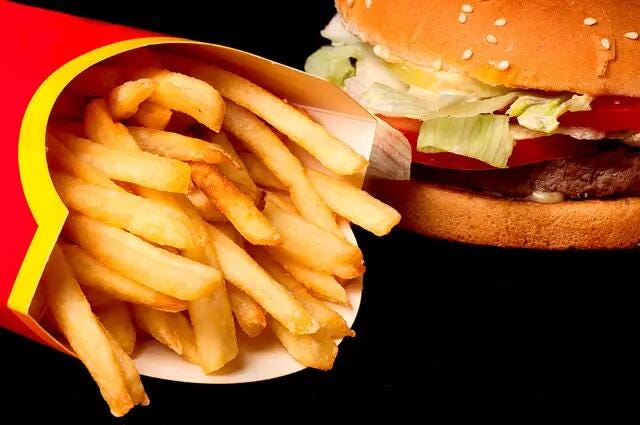 US: Animal Contraceptive and Antibiotics Detected in Top 10 Popular Fast  Foods-Report