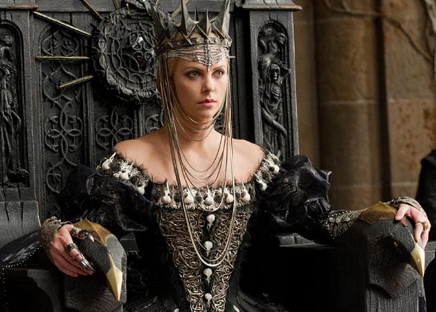 Unveiled: Charlize Theron's evil queen from Snow White and The Huntsman