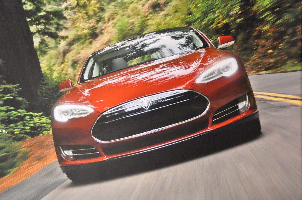 Tesla Model S at large | Martin Gillet | Flickr