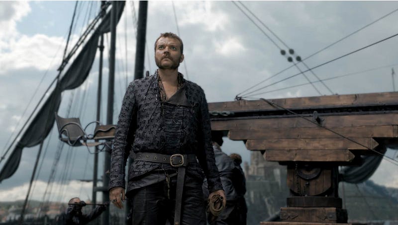 Image of Euron Greyjoy looking toward the sky in Game of Thrones Season 8 | HBO