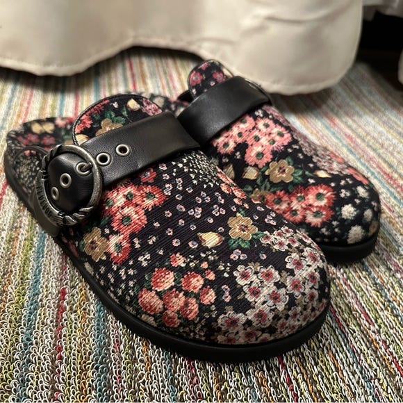 Fluevog NEW NEVER WORN Chillville Cushion floral velvet buckle slipper shoes- 9 - Picture 1 of 16