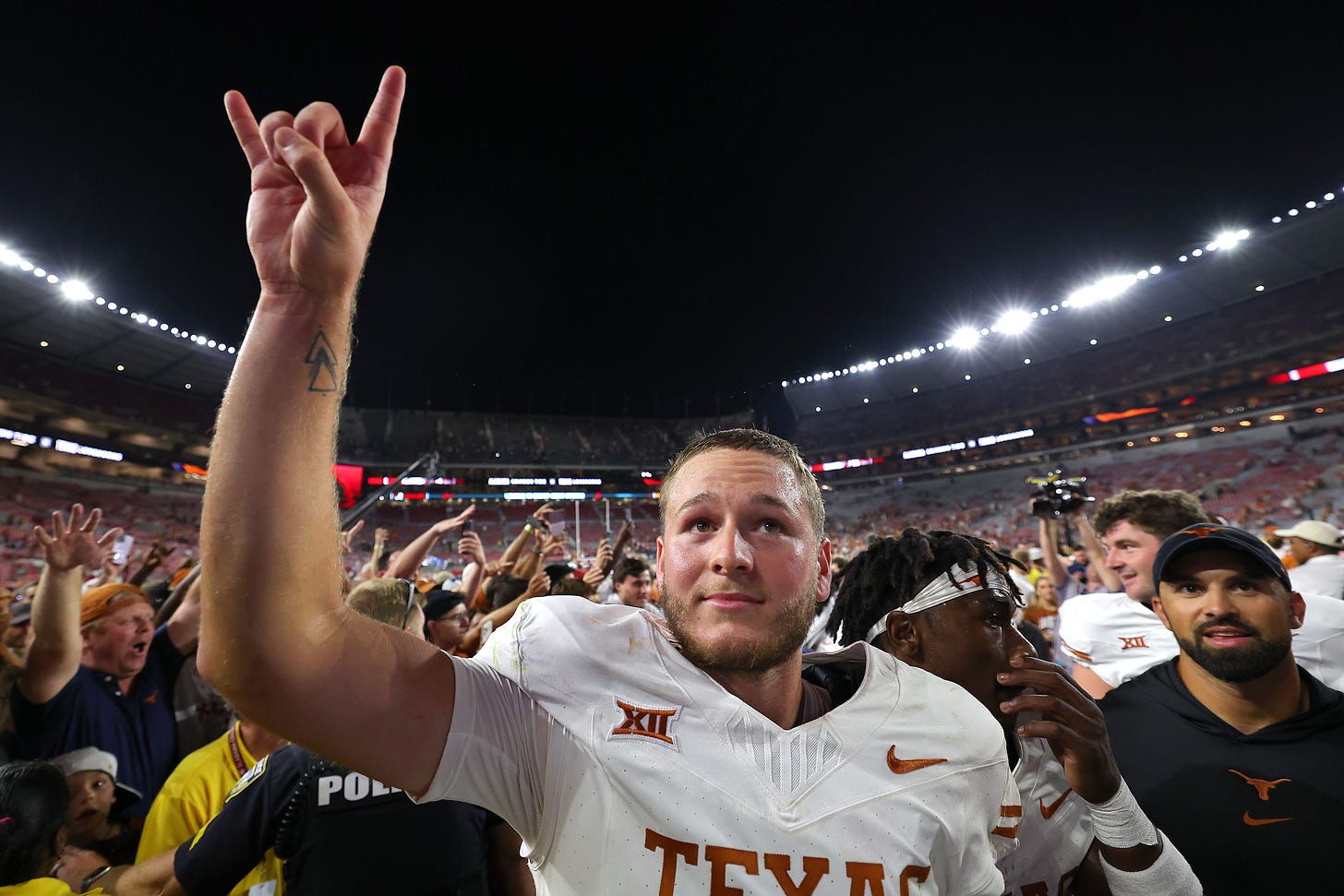 Texas makes big early statement with road win over Alabama