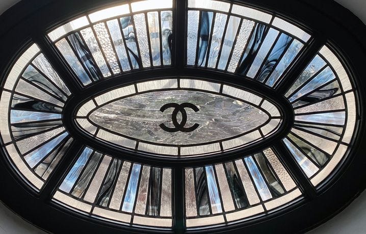 Nice : Coco Chanel revit au château de Crémat, cent ans après y avoir été  (peut-être) inspirée pour son logo