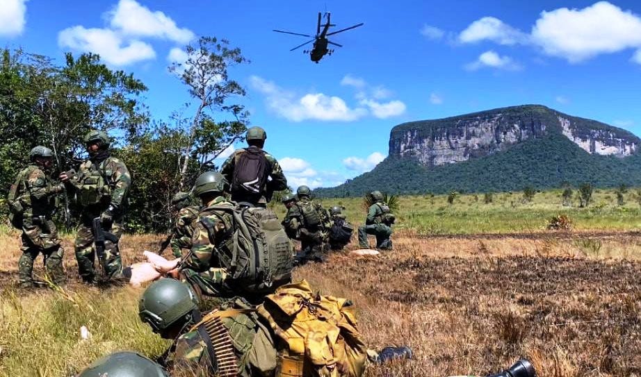 La Fuerza Armada de Venezuela se despliega al sur del país para combatir la  minería ilegal