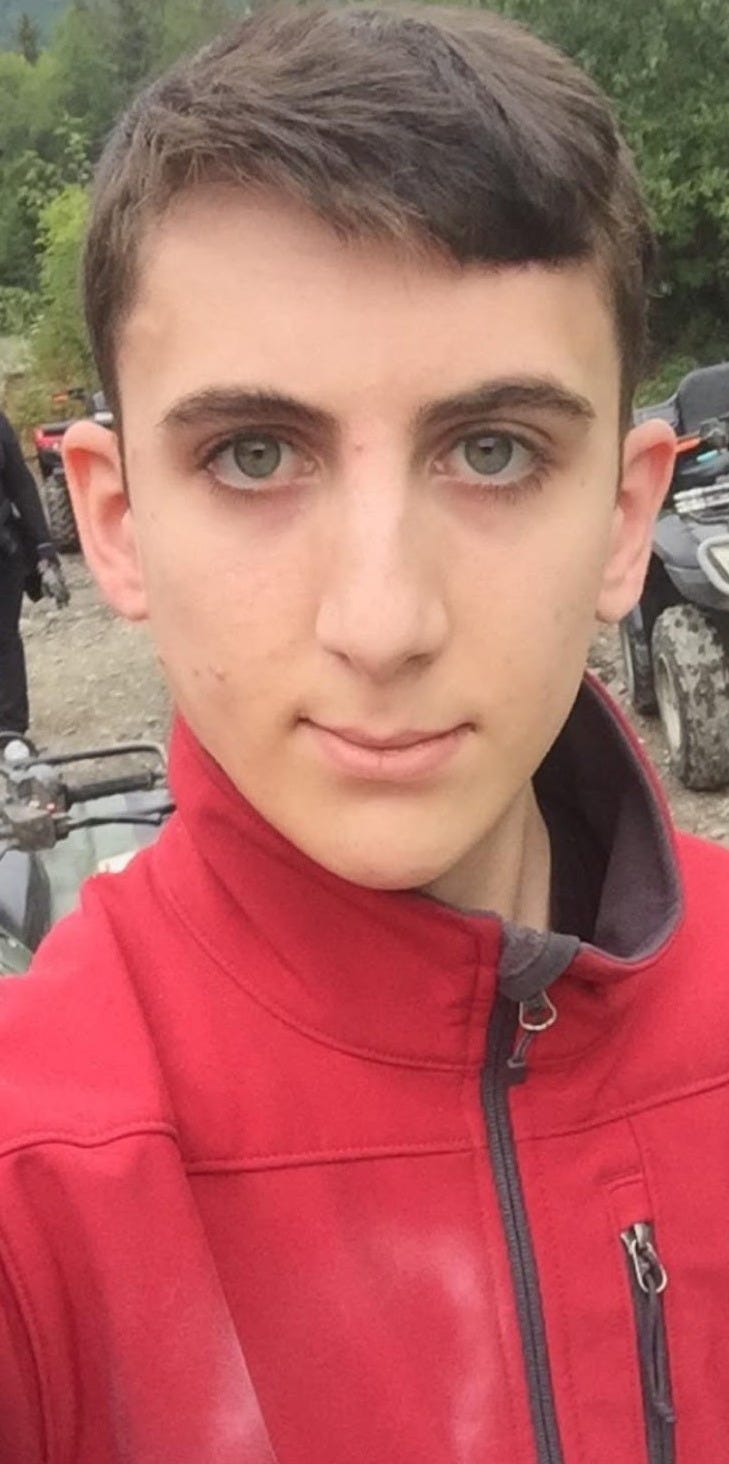 A person taking a selfie

AI-generated content may be incorrect.