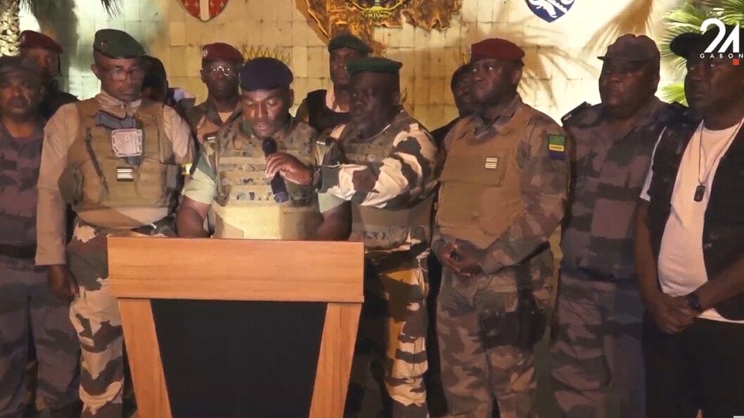 Gabon hadsereg átveszi a hatalmat, lemondja a választásokat