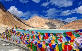 Explore and Fall in love with the beauty of Ladakh (India)