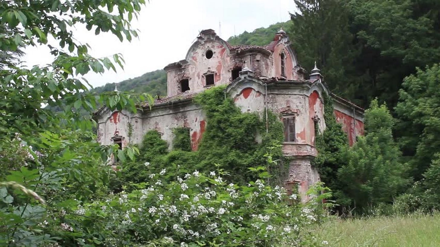 10 largest abandoned houses in the world - Sheet3