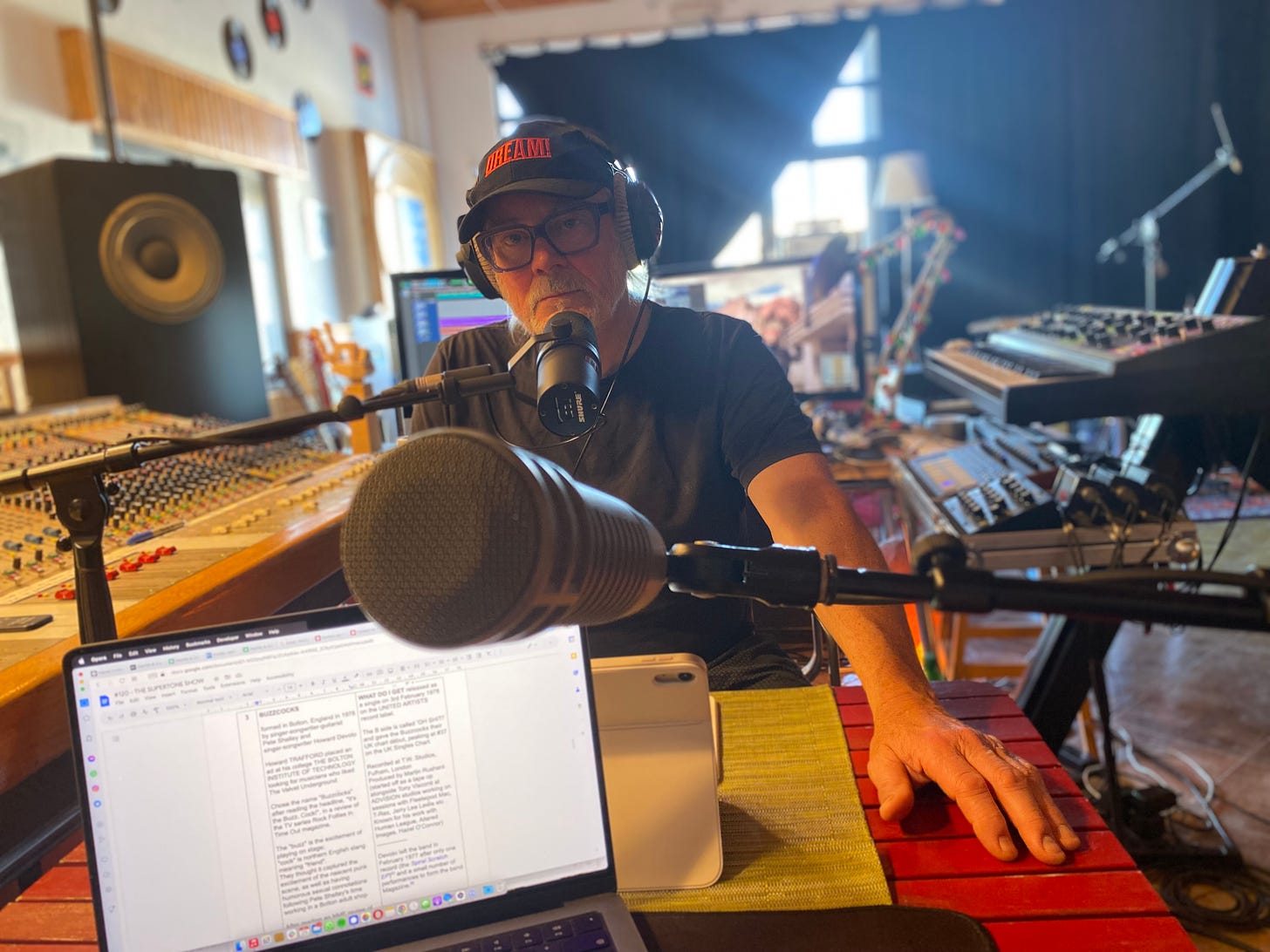 Simon Campbell recording the Supertone show podcast