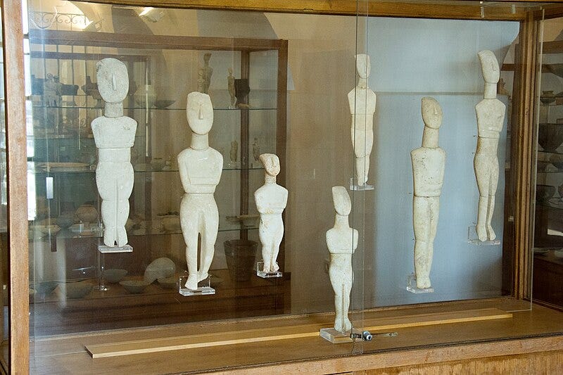 File:Case 03 Cycladic Collections AM Naxos, Cycladic figurines from Naxos 141365.jpg