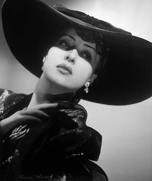 http://acertaincinema.com/wp-content/uploads/2010/08/gypsy-rose-lee-hat.jpg