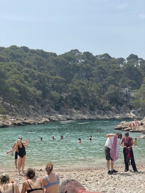 A picture containing outdoor, sky, vacation, people

Description automatically generated