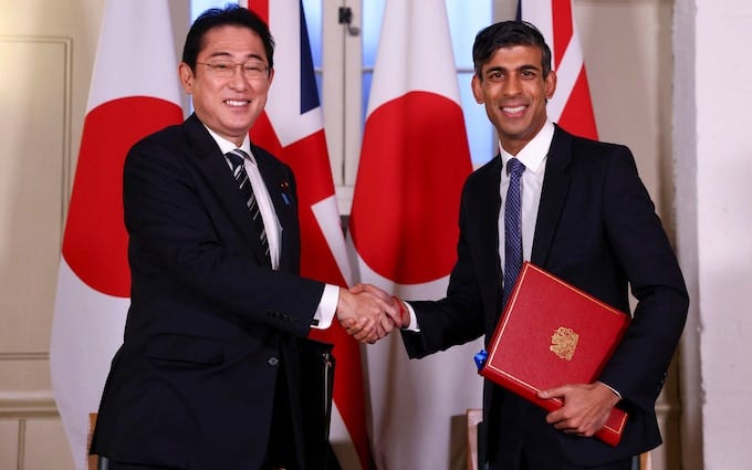 11/01/2023. London, United Kingdom. Prime Minister Rishi Sunak meets Japan's Prime Minster Fumio Kishida for a bilateral meeting at the Tower of London. Picture by Simon Dawson / No 10 Downing Street