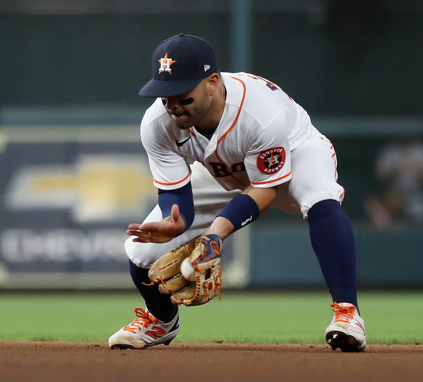 For Astros' Jose Altuve, 2021 brings return to defensive normalcy