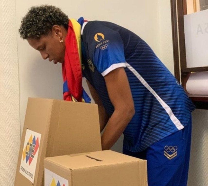 La estrella del atletismo venezolano, Yulimar Rojas, pudo votar en París.