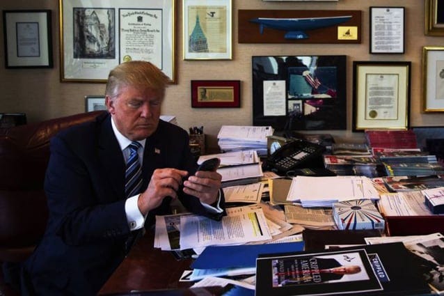 Lo smartphone personale di Donald Trump a rischio hacker