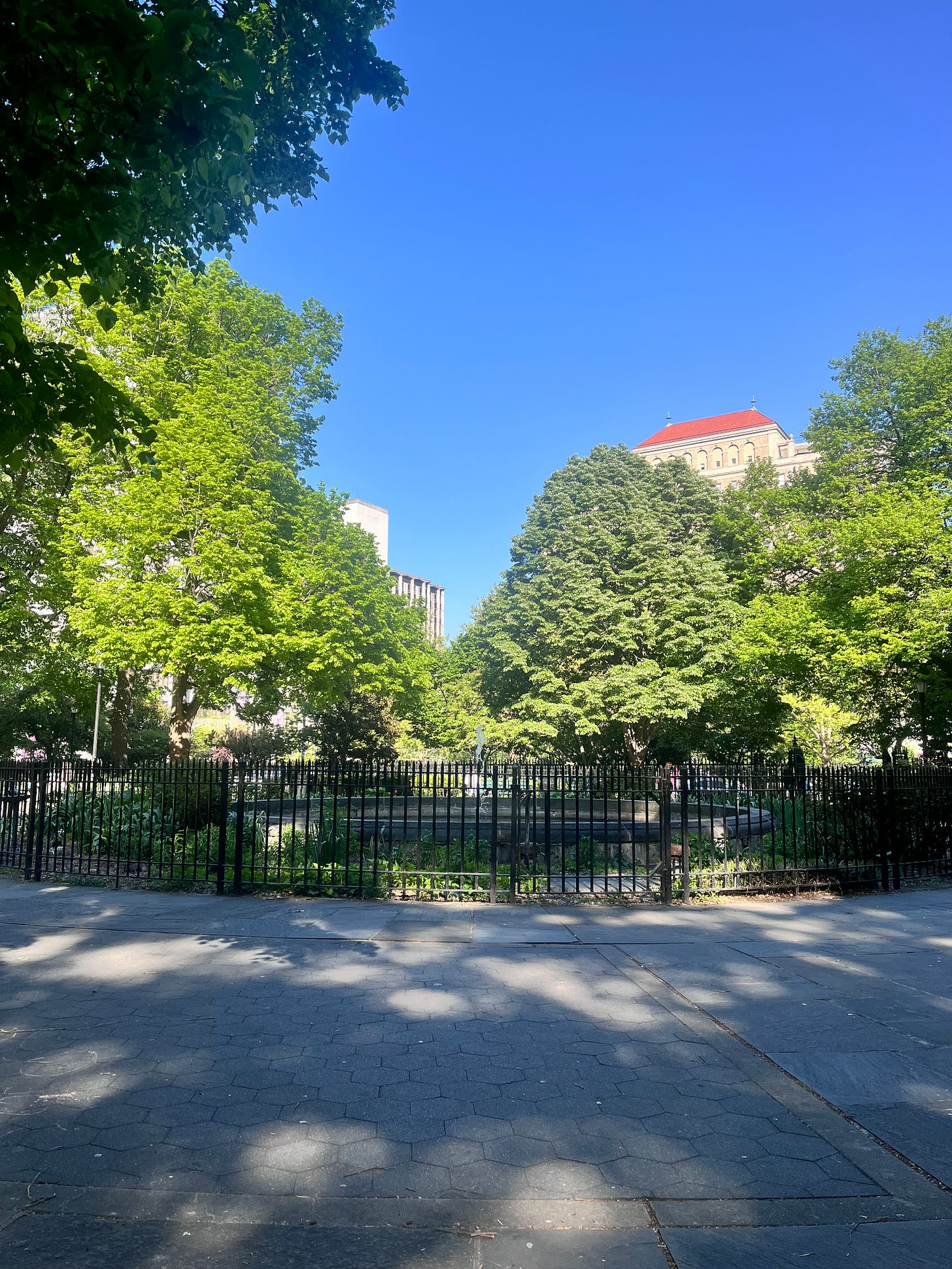 A beautiful day at Stuyvesant Park in New York City