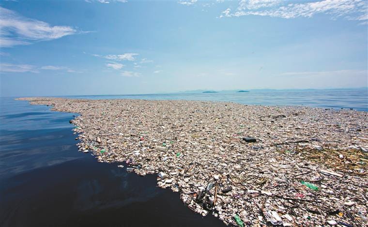 Instalação Marítima retira 9.000 kg de lixo do oceano