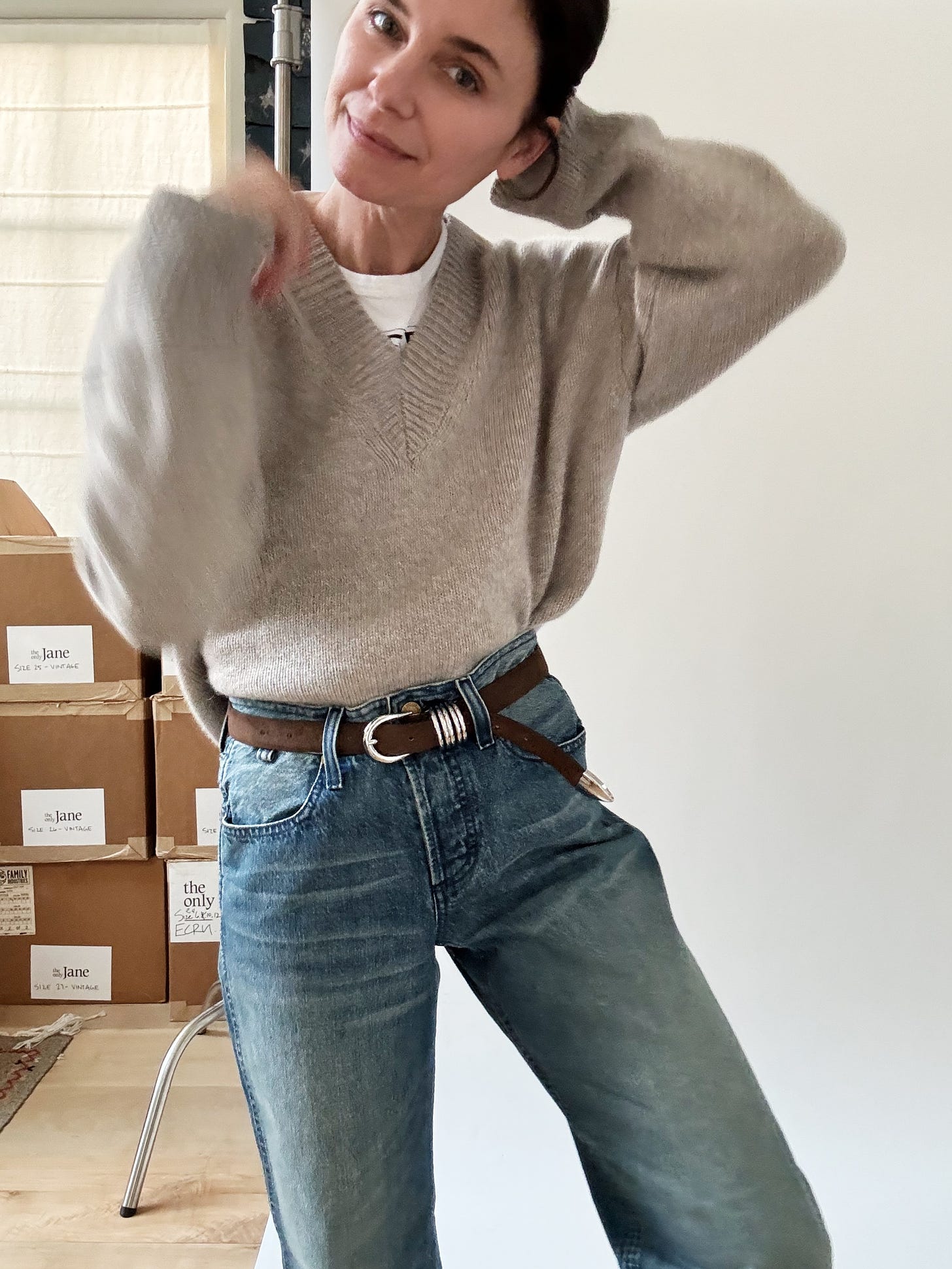 Brown suede Dehanche belt, Allude v-neck sweater, The Only Jane Georgia jean