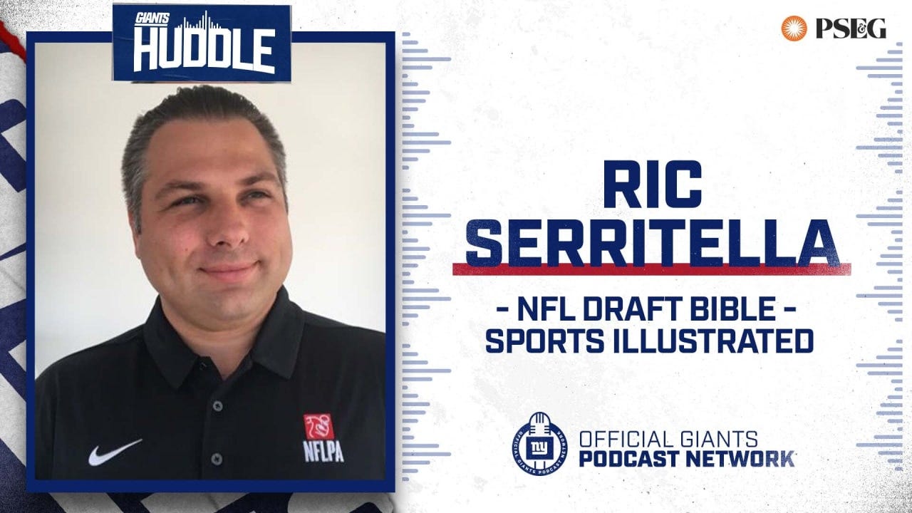 Giants Huddle | Ric Serritella