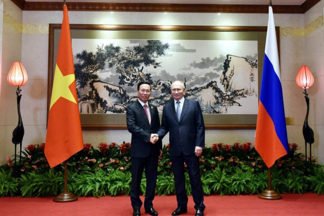 Vietnamese President meets Putin in China - The Saigon Times