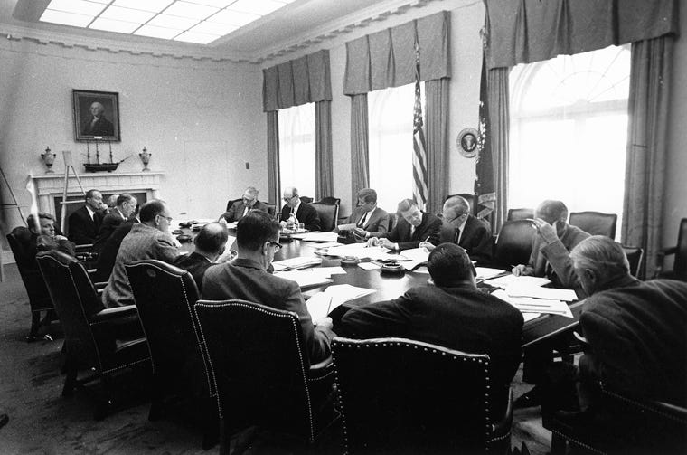 File:EXCOMM meeting, Cuban Missile Crisis, 29 October 1962.jpg