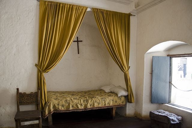 A Typical Nun's Room | La casa de mis sueños, Decoracion de interiores,  Decoración de unas