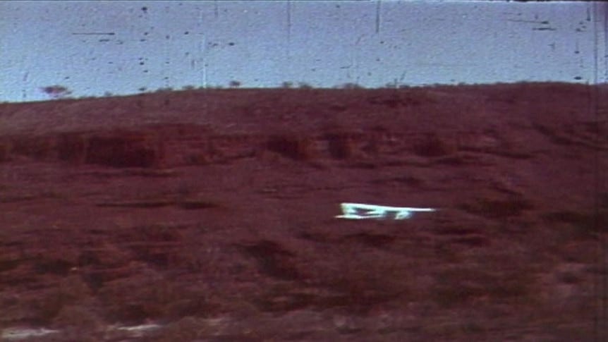 Lang Hancock recounts his iron ore discovery while flying over the  Hamersley Range in the Pilbara. - ABC News