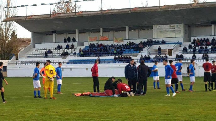 Ingresado en Hospital de Albacete un futbolista que se desplomó en un partido - Fotografía: BALONPARADO.ES