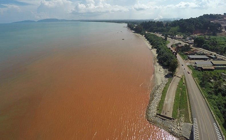 Bauxite mines pollution threatens Malaysian exports to China :: Lloyd's List