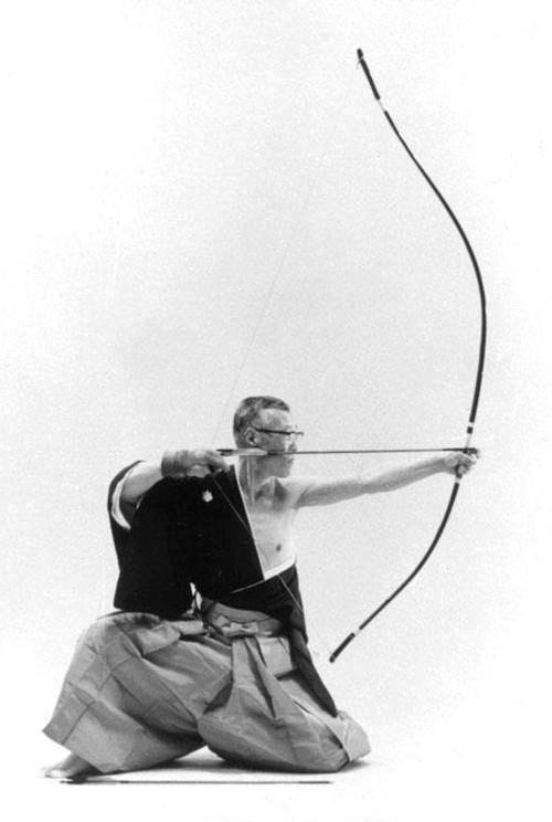 Japanese archery, Kyudo | Archery, Tiro con arco, Poses humanas