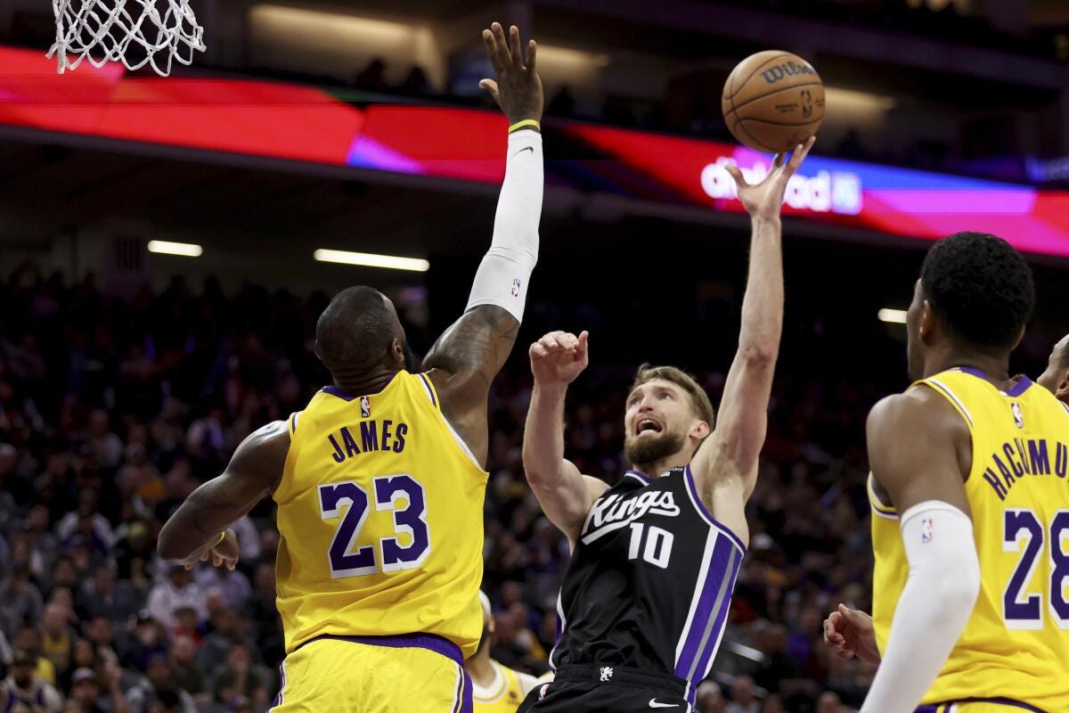 Can't skip details': Lakers left to look for solutions after another loss  to Kings - Los Angeles Times