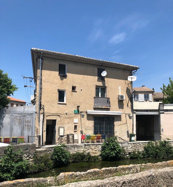 A picture containing outdoor, building, sky, house

Description automatically generated