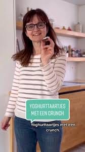 No bake yoghurttaartjes met een chocolade crunch! Recept👇👉 INGREDIËN... |  TikTok