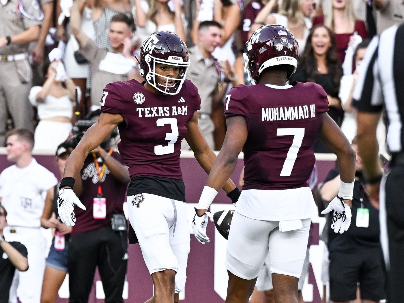 Watch Texas A&M WR Noah Thomas' THREE TD catches in the first half - Good  Bull Hunting