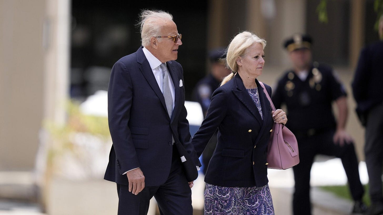 James Biden, President Joe Biden's brother and uncle to Hunter Biden, left, and Sara Biden arrive at federal court, June 7, 2024, in Wilmington, Del.  - Sputnik International, 1920, 22.01.2025